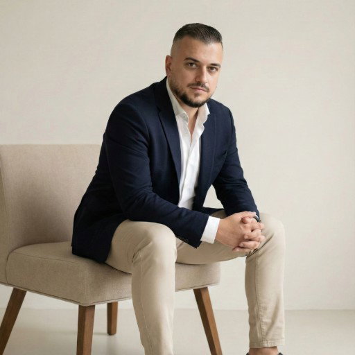 Sezer Küçükdüveyk