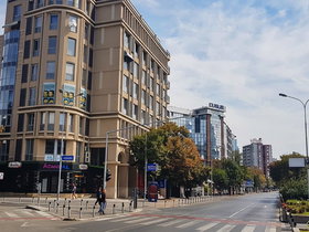Qendër Zhupë, 1 Dhoma, 62 m² Pa mobilim Pronë Komerciale - Qira Mujore