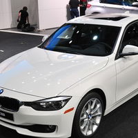 2014 Model White BMW 3 Sedan Automatic Daily Rent