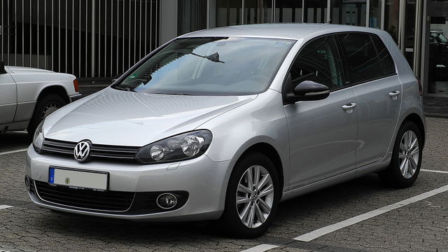 Volkswagen Golf 2011 | Rent a Car | 35 € | Skopje Centar | Photo 1