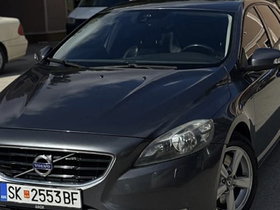 2014 Модел Volvo V40 Дизел Автоматски Менувач Хечбек 260.000 км - На Продажба | Фотографија 1
