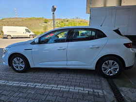 2018 Model Renault Megane Petrol Manual Transmission Hatchback 96,000 km - For Sale | Photo 8