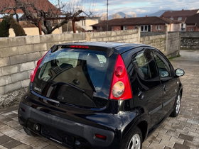 2007 Model Peugeot 107 Petrol Manual Transmission Sedan 230,000 km - For Sale | Photo 3