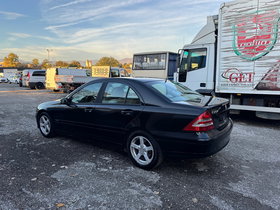 2005 Model Mercedes-Benz 200 Diesel Manual Transmission Sedan 290,000 km - For Sale | Photo 3