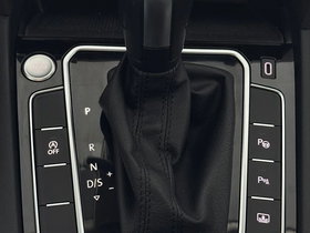 2022 Модел Volkswagen Passat Дизел Автоматски Менувач Седан 174.000 км - На Продажба | Фотографија 8