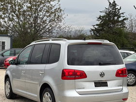 2013 Model Volkswagen Touran Diesel Automatic Transmission Sedan 200,000 km - For Sale | Photo 6