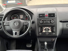 2013 Model Volkswagen Touran Diesel Automatic Transmission Sedan 200,000 km - For Sale | Photo 8
