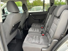 2013 Model Volkswagen Touran Diesel Automatic Transmission Sedan 200,000 km - For Sale | Photo 9