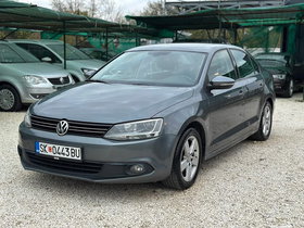 2013 Model Volkswagen Jetta Diesel Manual Transmission Sedan 200,000 km - For Sale