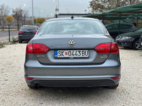 2013 Model Volkswagen Jetta Diesel Manual Transmission Sedan 200,000 km - For Sale | Photo 6