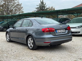 2013 Model Volkswagen Jetta Diesel Manual Transmission Sedan 200,000 km - For Sale | Photo 7