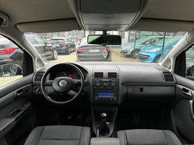 2006 Model Volkswagen Touran Diesel Manual Transmission Sedan 200,000 km - For Sale | Photo 4