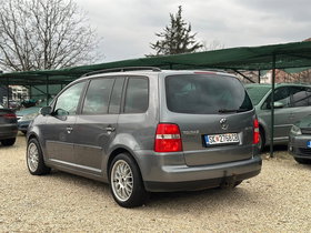 2006 Model Volkswagen Touran Diesel Manual Transmission Sedan 200,000 km - For Sale | Photo 10