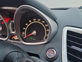 2011 Model Ford Fiesta Diesel Manual Transmission Hatchback 194,000 km - For Sale | Photo 9