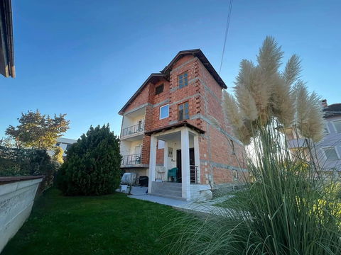 House for Sale in Gostivar – 7 rooms 450 m² 300.000 € | 23.02.2026 | Photo 1