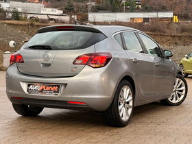 2012 Model Opel Astra Dizel Transmision Manuale Hatchback 220.148 km - Në Shitje | Foto 4