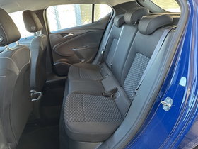 2021 Model Opel Astra Diesel Manual Transmission Hatchback 114,000 km - For Sale | Photo 16