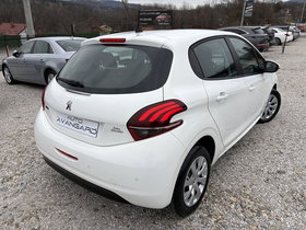 2021 Model Peugeot 208 Diesel Manual Transmission Hatchback 131,000 km - For Sale | Photo 5