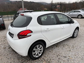2020 Model Peugeot 208 Diesel Manual Transmission Hatchback 128,000 km - For Sale | Photo 8