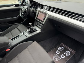 2018 Модел Volkswagen Passat Дизел Рачен Менувач Караван 198.000 км - На Продажба | Фотографија 14