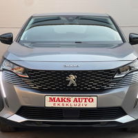 2023 Модел Сребрено сиво Peugeot 3008 SUV - Кросовер Автоматски 160000 км На Продажба