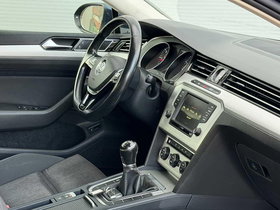 2016 Model Volkswagen Passat Diesel Manual Transmission Sedan 145,000 km - For Sale | Photo 11