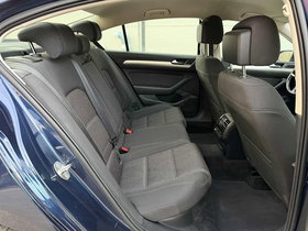 2016 Model Volkswagen Passat Diesel Manual Transmission Sedan 145,000 km - For Sale | Photo 12
