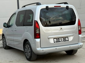 2013 Model Peugeot Partner Dizel Transmision Manuale Minivan (MPV) 167.000 km - Në Shitje | Foto 8