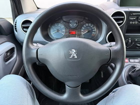 2013 Model Peugeot Partner Dizel Transmision Manuale Minivan (MPV) 167.000 km - Në Shitje | Foto 15