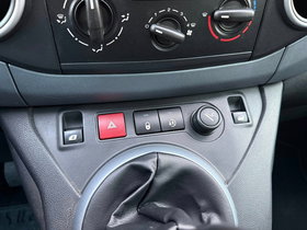 2013 Model Peugeot Partner Dizel Transmision Manuale Minivan (MPV) 167.000 km - Në Shitje | Foto 18