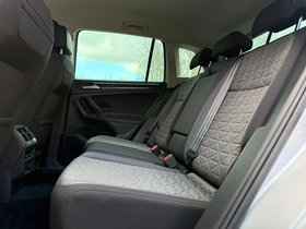 2022 Модел Volkswagen Tiguan Дизел Автоматски Менувач SUV - Кросовер 210.000 км - На Продажба | Фотографија 17