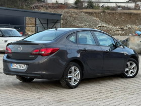 2012 Model Opel Astra Diesel Manual Transmission Hatchback 237,500 km - For Sale | Photo 4