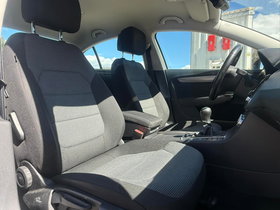 2013 Model Volkswagen Passat Diesel Manual Transmission Sedan 209,700 km - For Sale | Photo 17