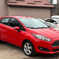 2014 Модел Црвена Ford Fiesta Хечбек Рачен 132000 км На Продажба