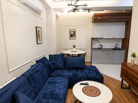 Skopje Centar, 2 Rooms, 60 m² Luxury Furnished Apartment - Daily Rental | Photo 3