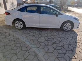 2025 Model Toyota Corolla Benzinë Transmision Manuale Hatchback 3.000 km - Qira Ditore | Foto 4