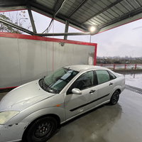 2002 Model Gri Ford Focus Sedan Manuale 250000 km Në Shitje