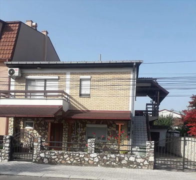 Куќа на продажба во Скопје Аеродром – 4 соби 181 m² 210.000 € | 19.03.2026 | Фотографија 1