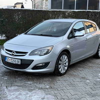 2013 Model Gri argjendi Opel Astra Hatchback Manuale 180000 km Në Shitje