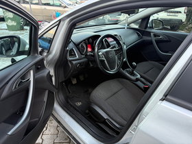 2013 Модел Opel Astra Дизел Рачен Менувач Хечбек 180.000 км - На Продажба | Фотографија 5