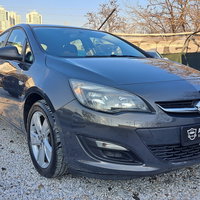 2012 Model Black Opel Astra Hatchback Manual 208800 km For Sale