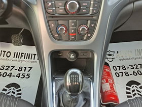 2012 Model Opel Astra Dizel Transmision Manuale Hatchback 208.800 km - Në Shitje | Foto 8
