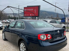 2010 Model Volkswagen Jetta Diesel Manual Transmission Sedan 223,000 km - For Sale | Photo 4