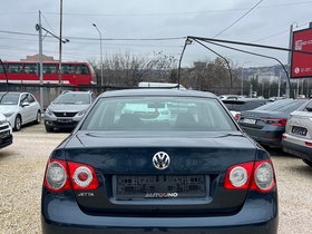 2010 Model Volkswagen Jetta Diesel Manual Transmission Sedan 223,000 km - For Sale | Photo 5