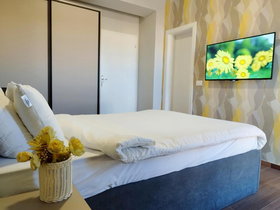 Ohrid, 6 Rooms, 20 m² Luxury Furnished Apartment - Daily Rental | Photo 15
