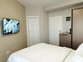 Ohrid, 6 Rooms, 20 m² Luxury Furnished Apartment - Daily Rental | Photo 17