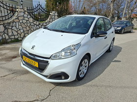 2015 Model Peugeot 208 Diesel Manual Transmission Hatchback 170,000 km - For Sale