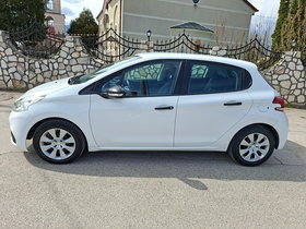 2015 Model Peugeot 208 Diesel Manual Transmission Hatchback 170,000 km - For Sale | Photo 9