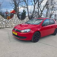 2010 Model E kuqe Volkswagen Golf Hatchback Manuale 180000 km Në Shitje