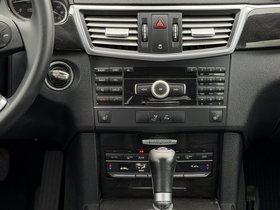 2010 Model Mercedes-Benz E Diesel Automatic Transmission Sedan 263,000 km - For Sale | Photo 9